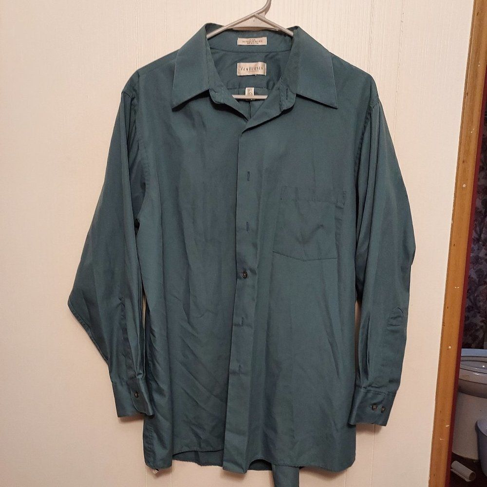 Van Heusen easy care shirt 16 1/2  32/33  Excellent Cond